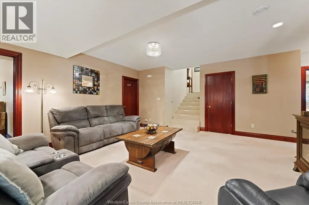 270 Irwin AVENUE