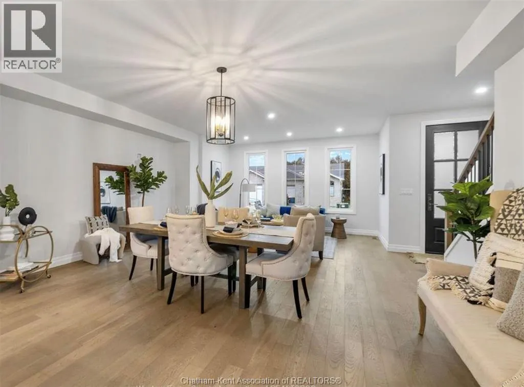866 Park AVENUE West