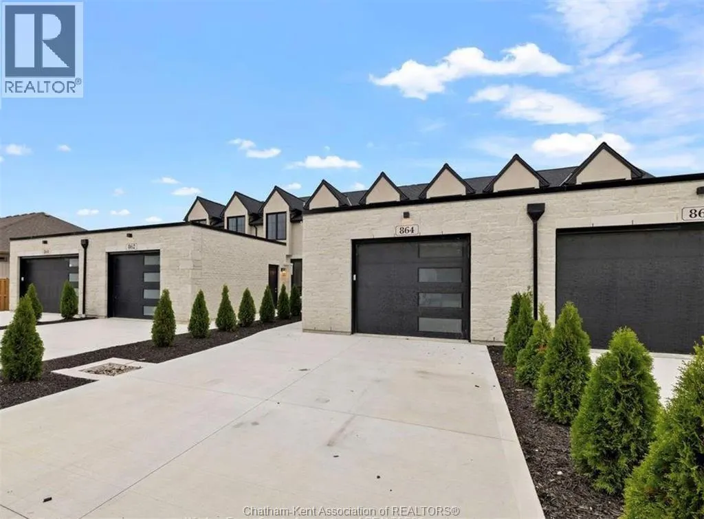 866 Park AVENUE West