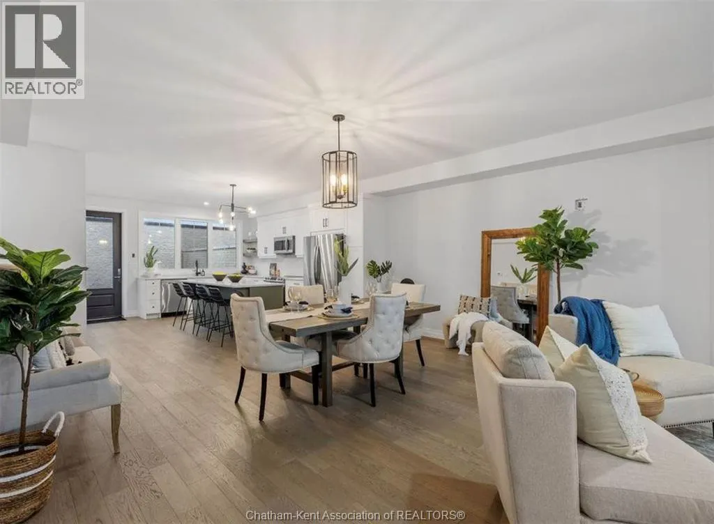 866 Park AVENUE West