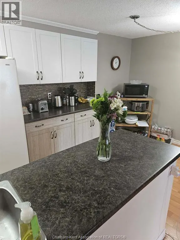 925 Grand AVENUE West Unit# 108