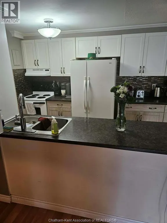 925 Grand AVENUE West Unit# 108