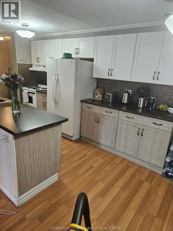 925 Grand AVENUE West Unit# 108