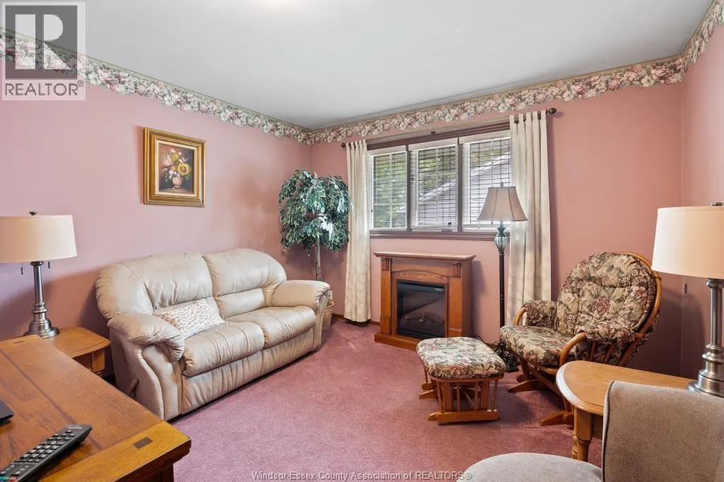 247 ERIE STREET South