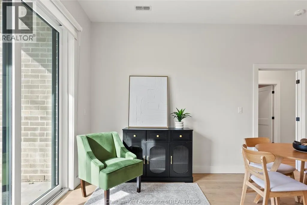 364 Grand AVENUE East Unit# 512