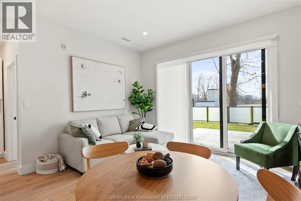 364 Grand AVENUE East Unit# 512