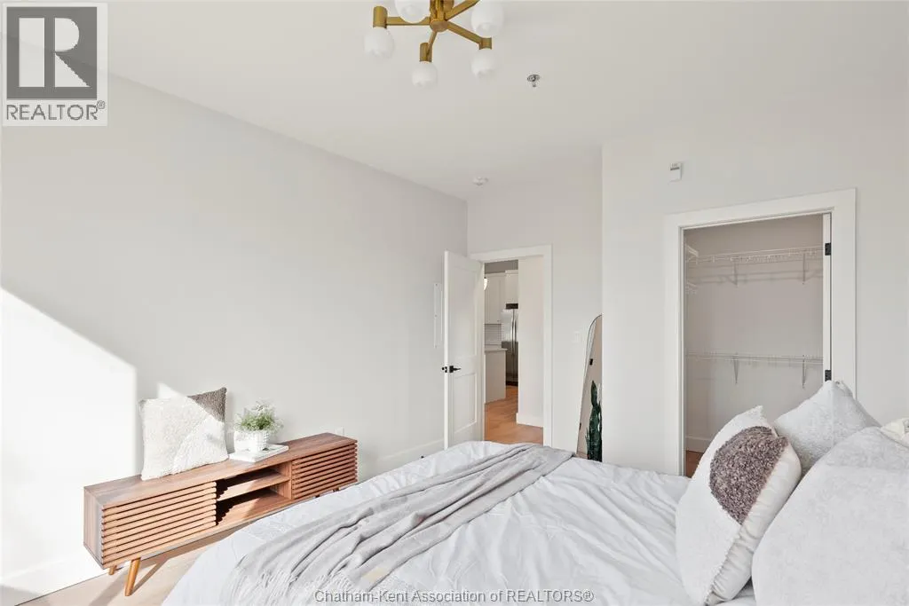 364 Grand AVENUE East Unit# 512