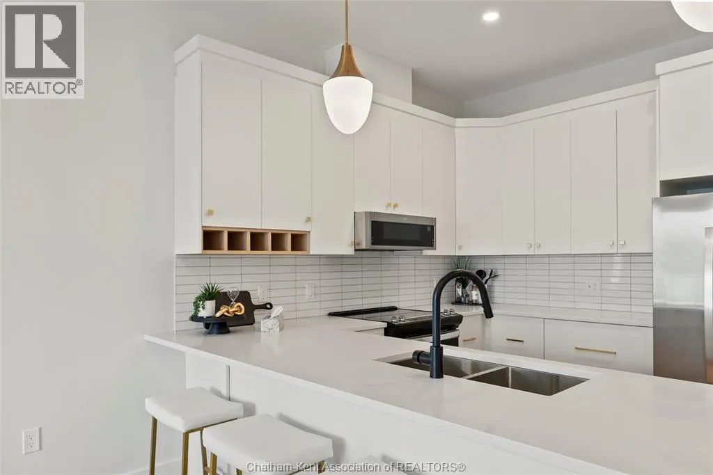 364 Grand AVENUE East Unit# 512