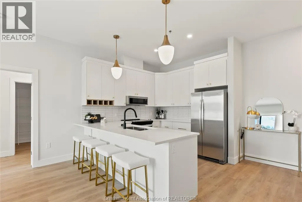 364 Grand AVENUE East Unit# 512