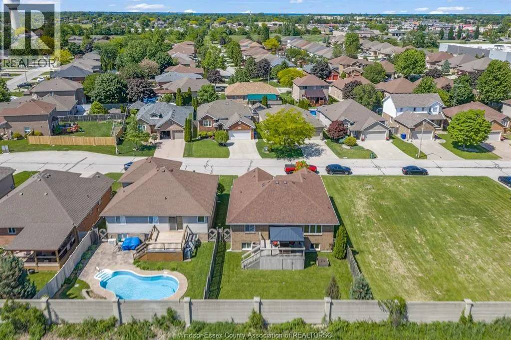 1541 Heatherglen DRIVE
