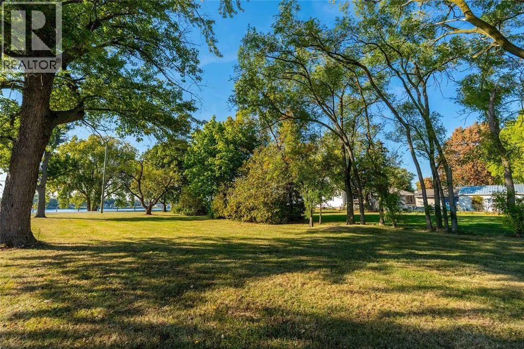 2002 ST. CLAIR PARKWAY