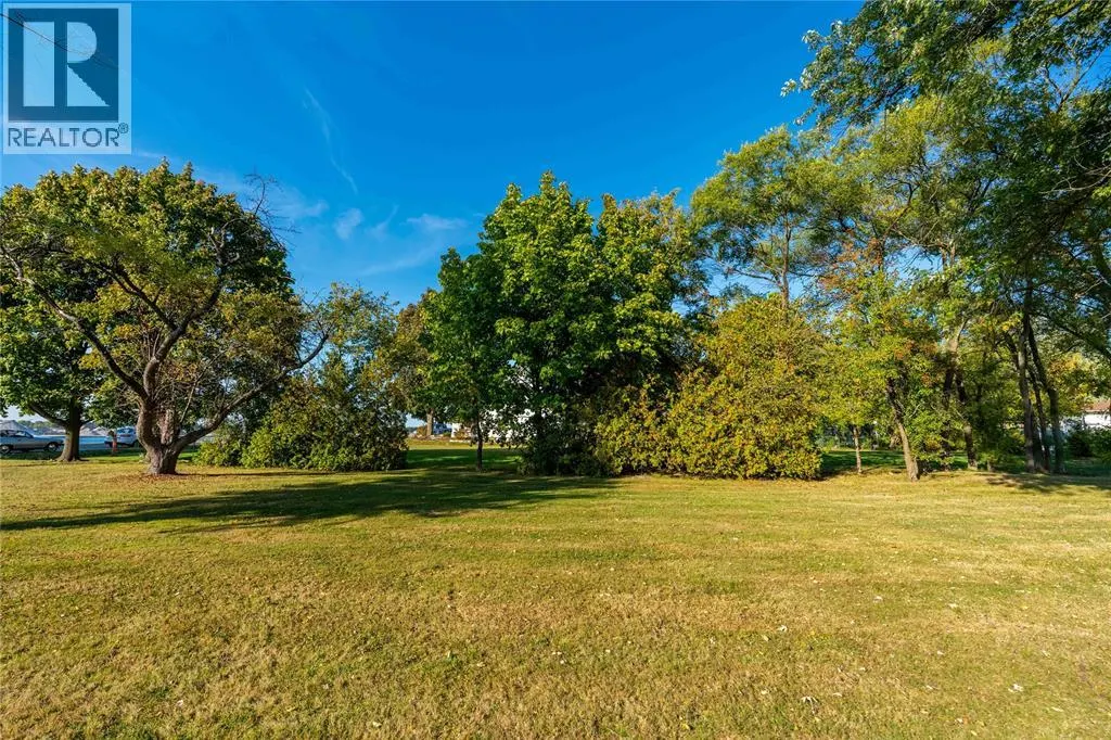 2002 ST. CLAIR PARKWAY