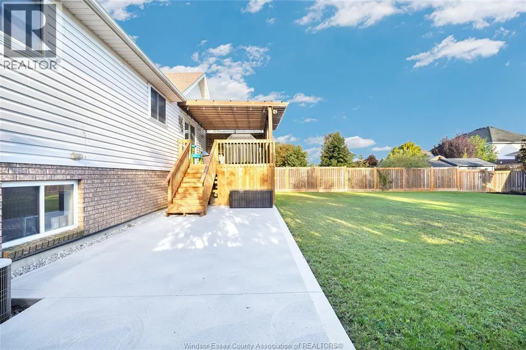 237 WOODVIEW DRIVE