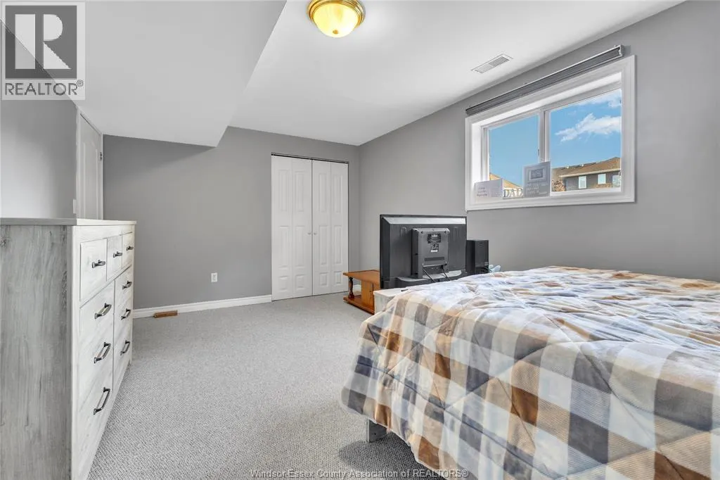 237 WOODVIEW DRIVE