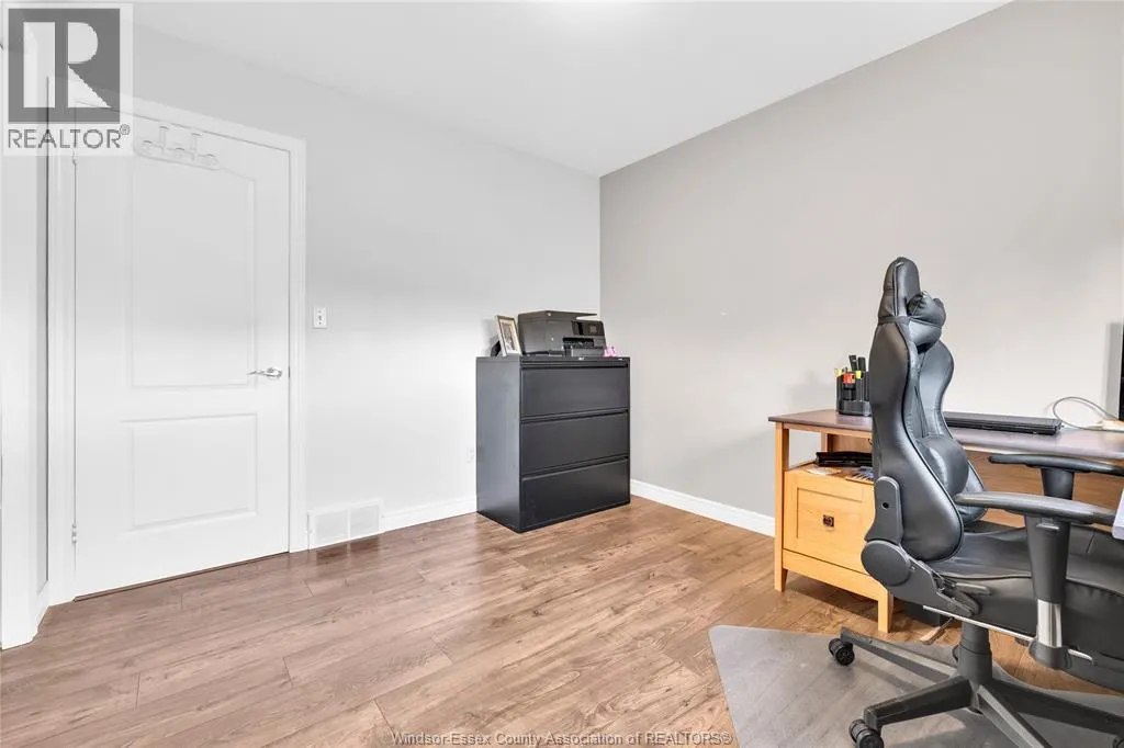 237 WOODVIEW DRIVE