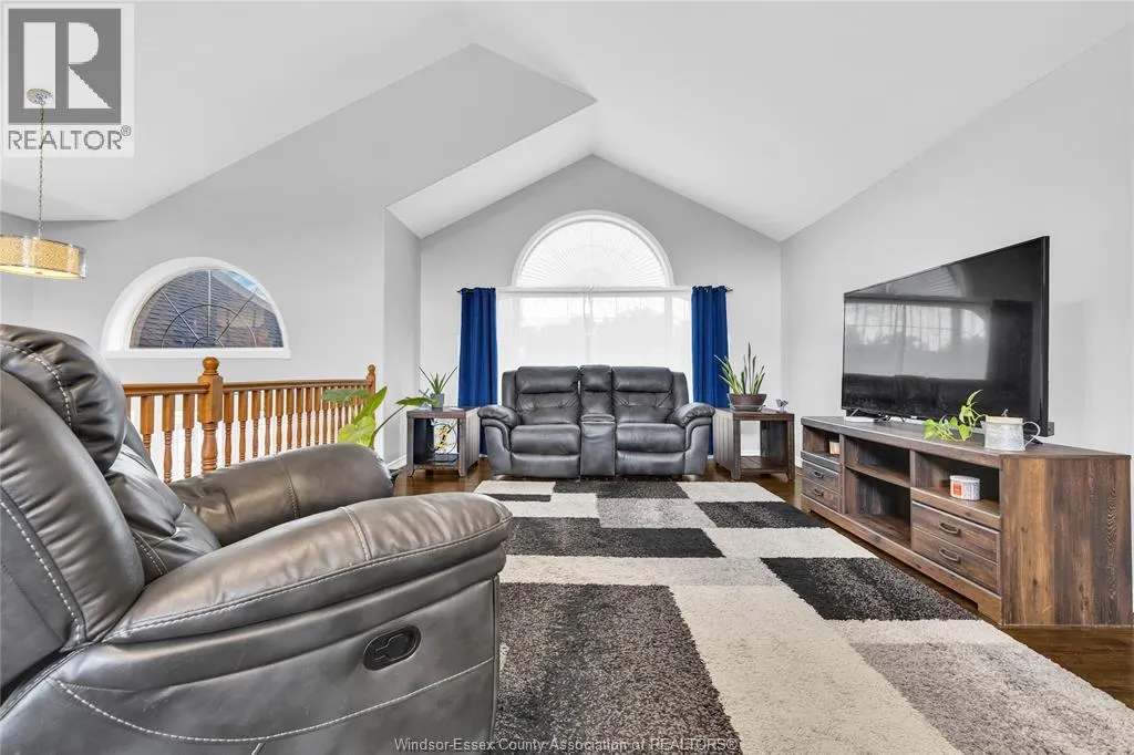 237 WOODVIEW DRIVE