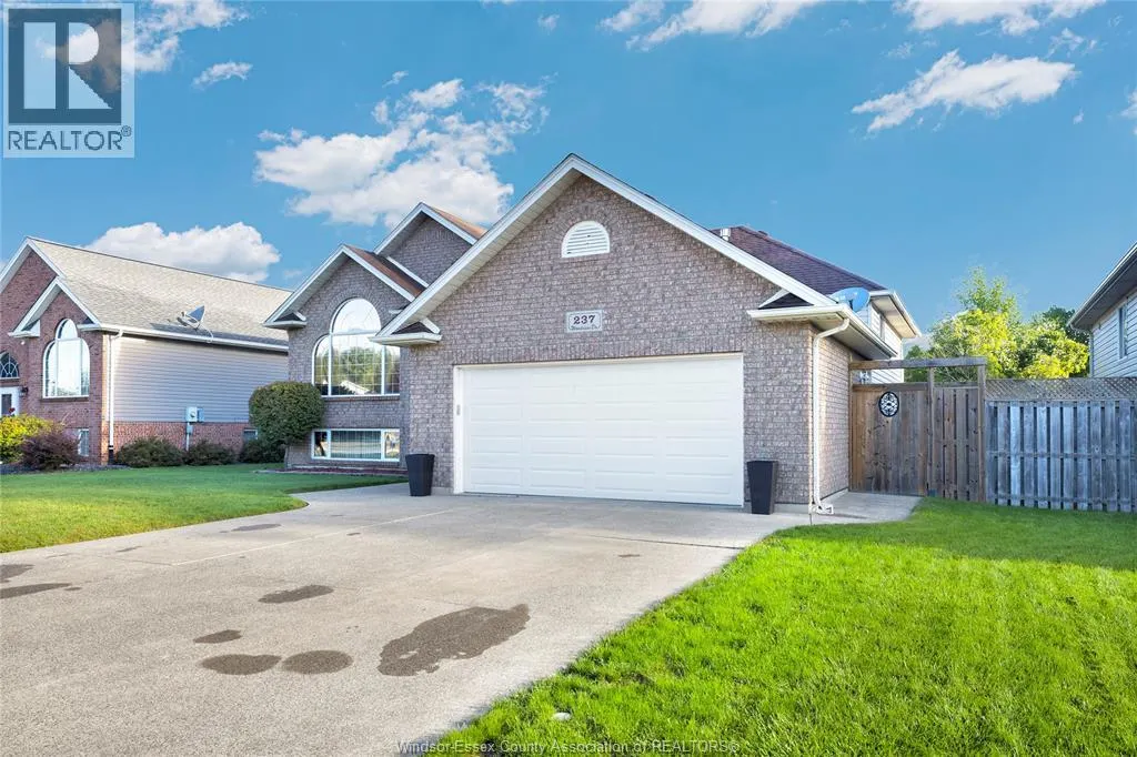237 WOODVIEW DRIVE