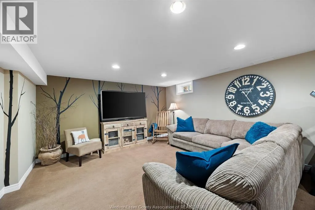 35 WHELAN DRIVE