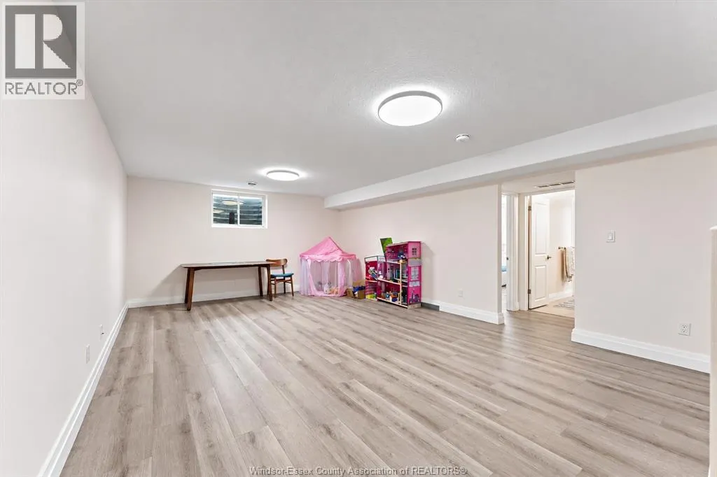 2 DELFT COURT