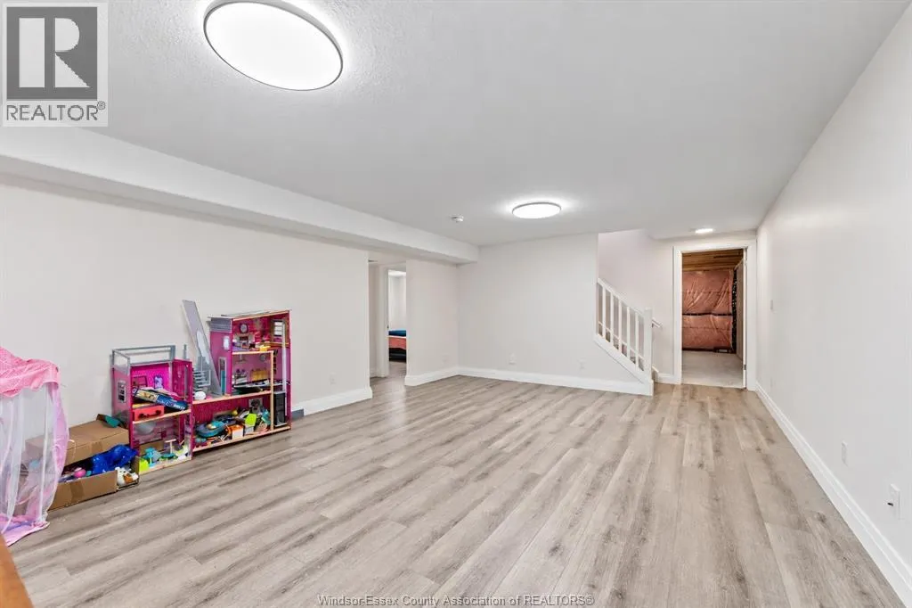 2 DELFT COURT
