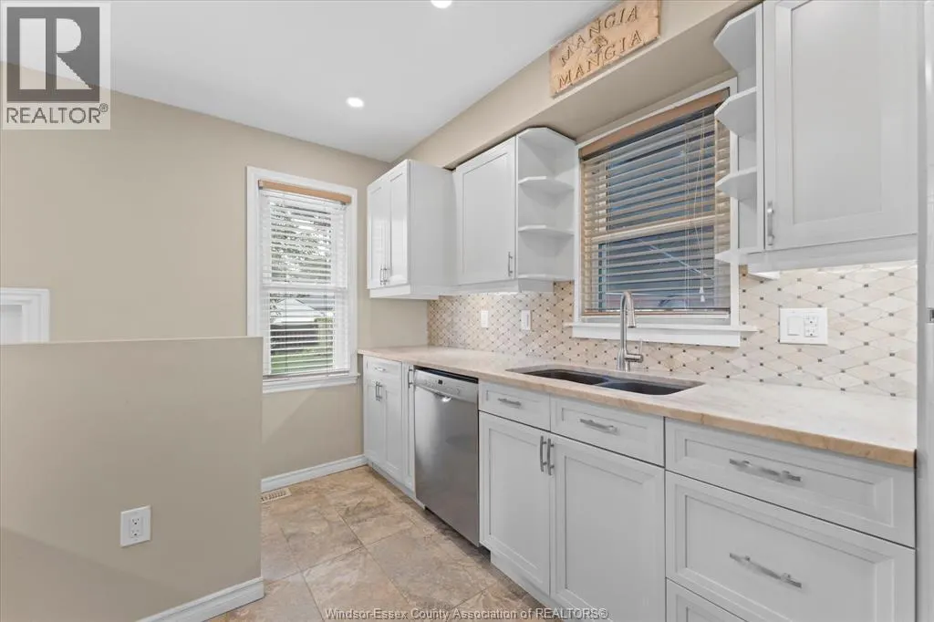 3163 Curry AVENUE