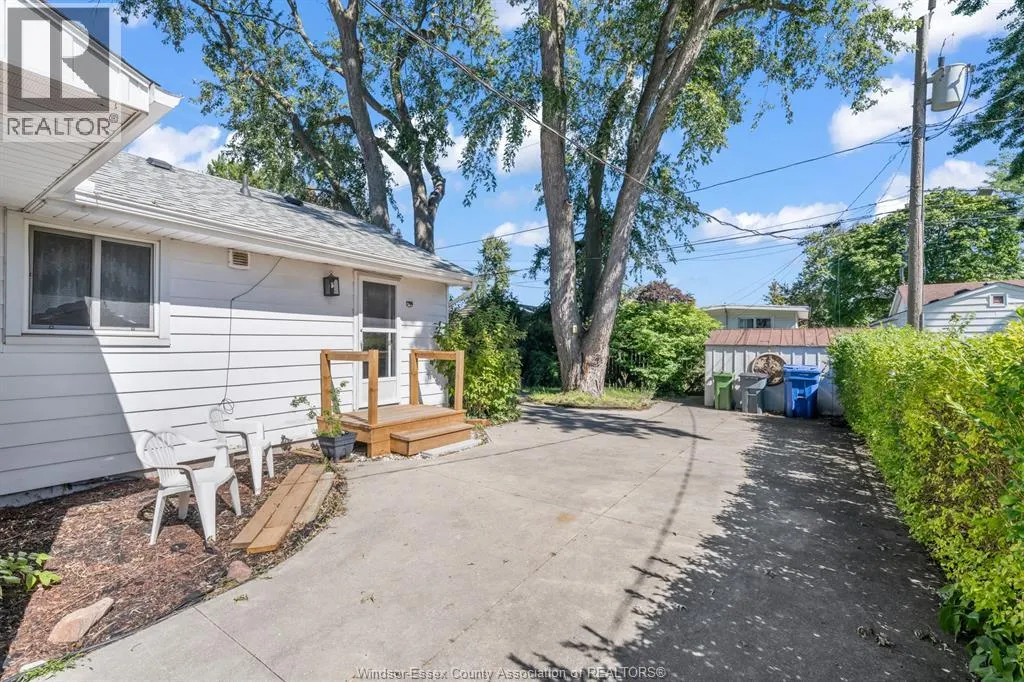 3660 ROXBOROUGH