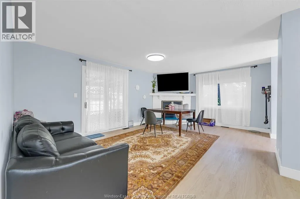 3660 ROXBOROUGH