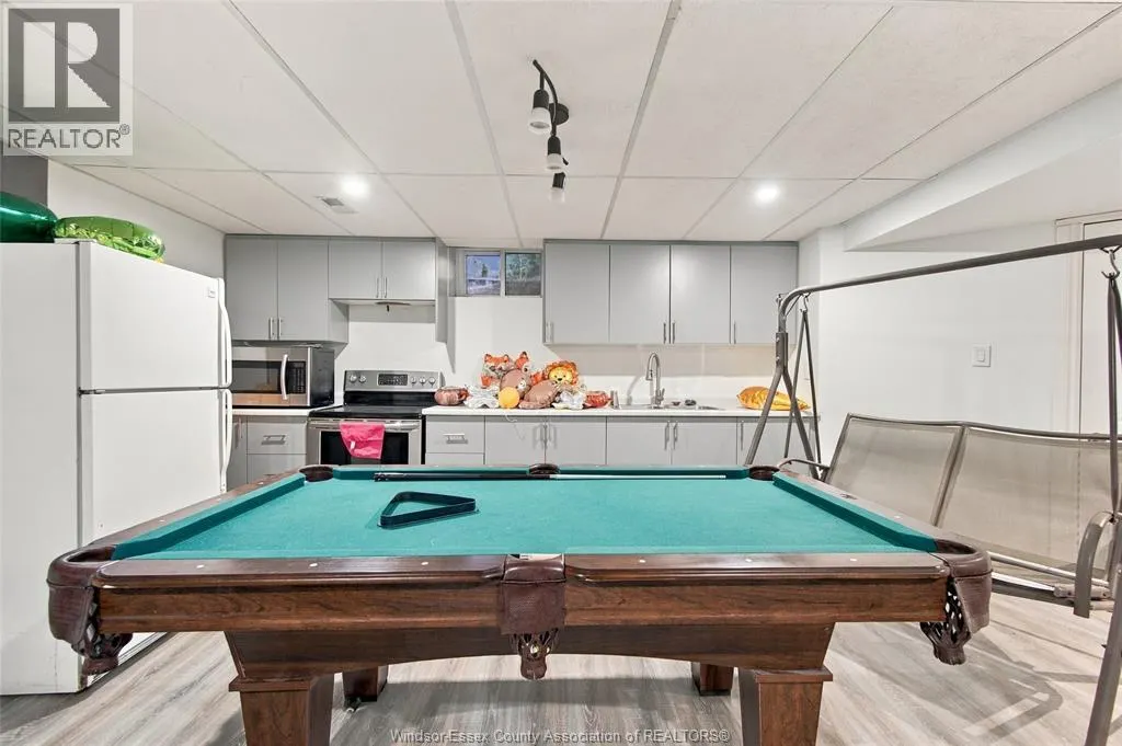 2920 STRAWBERRY DRIVE