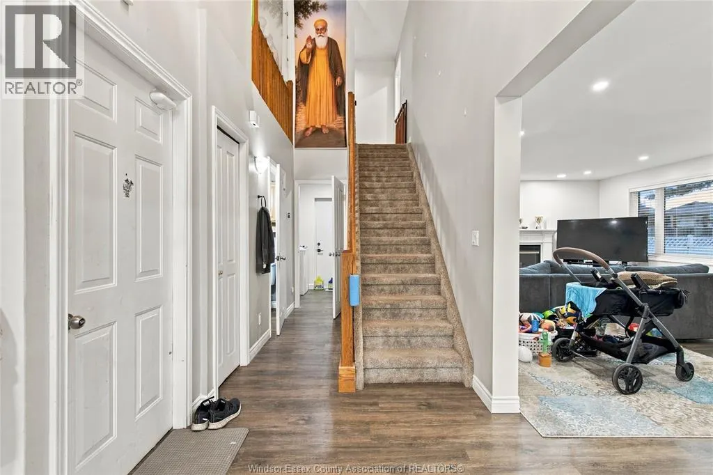 2920 STRAWBERRY DRIVE