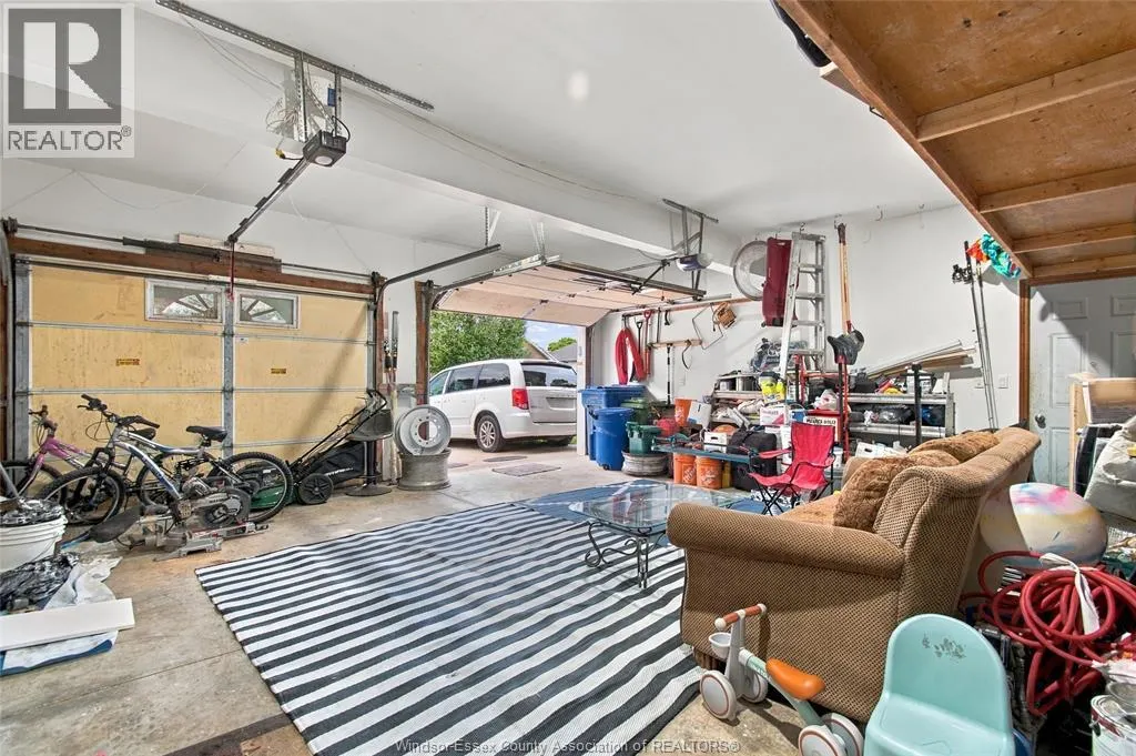 2920 STRAWBERRY DRIVE