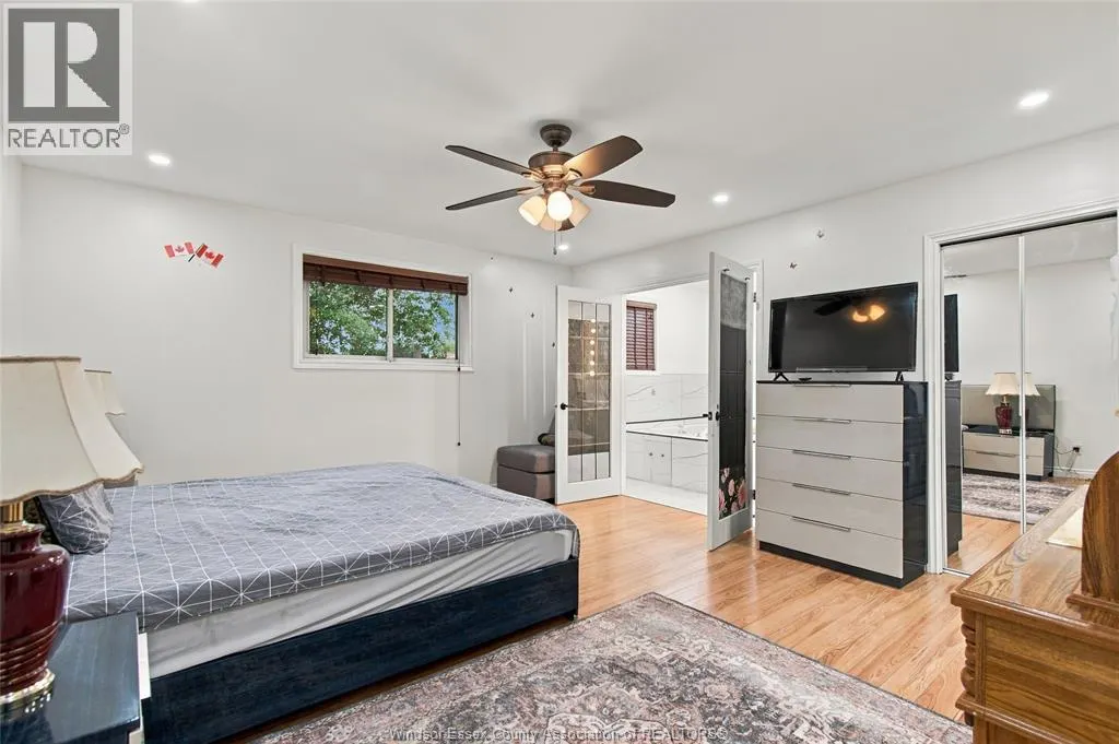 2920 STRAWBERRY DRIVE