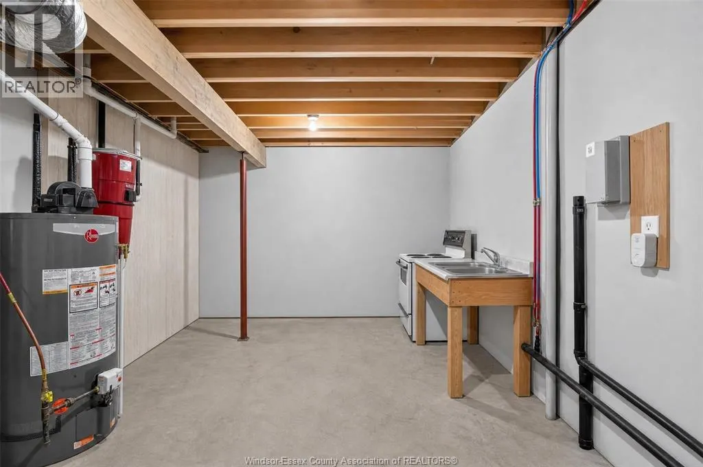 2703 LOMBARDY CRES