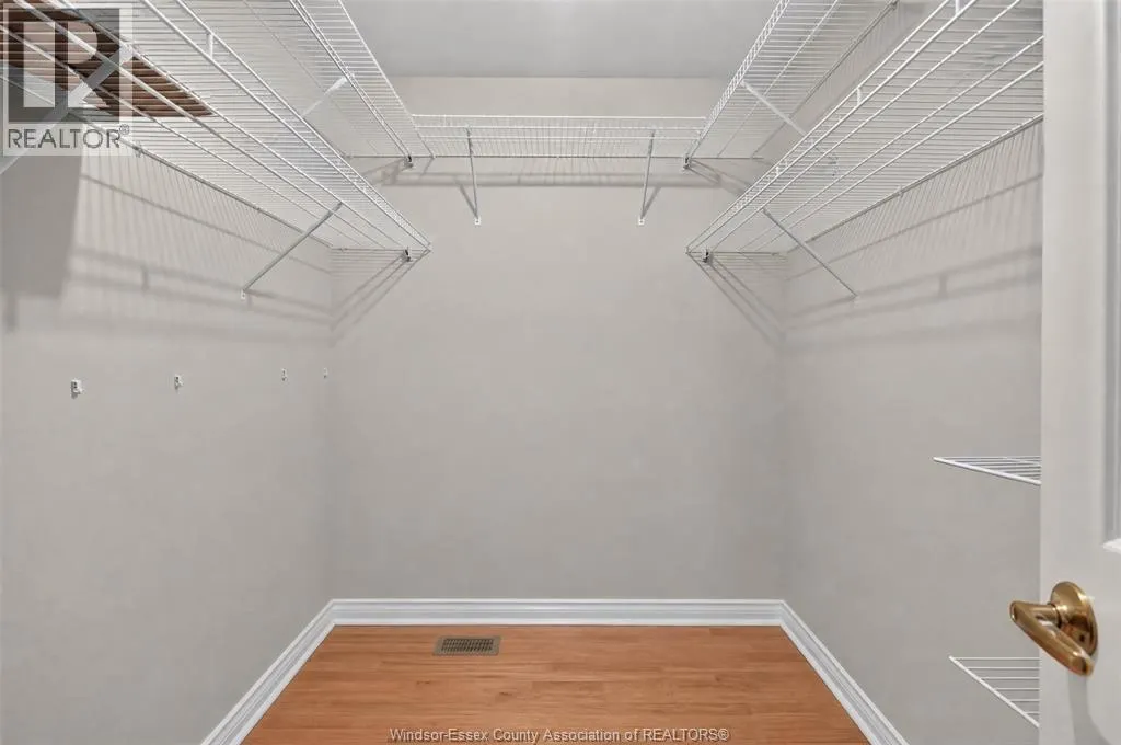 2703 LOMBARDY CRES