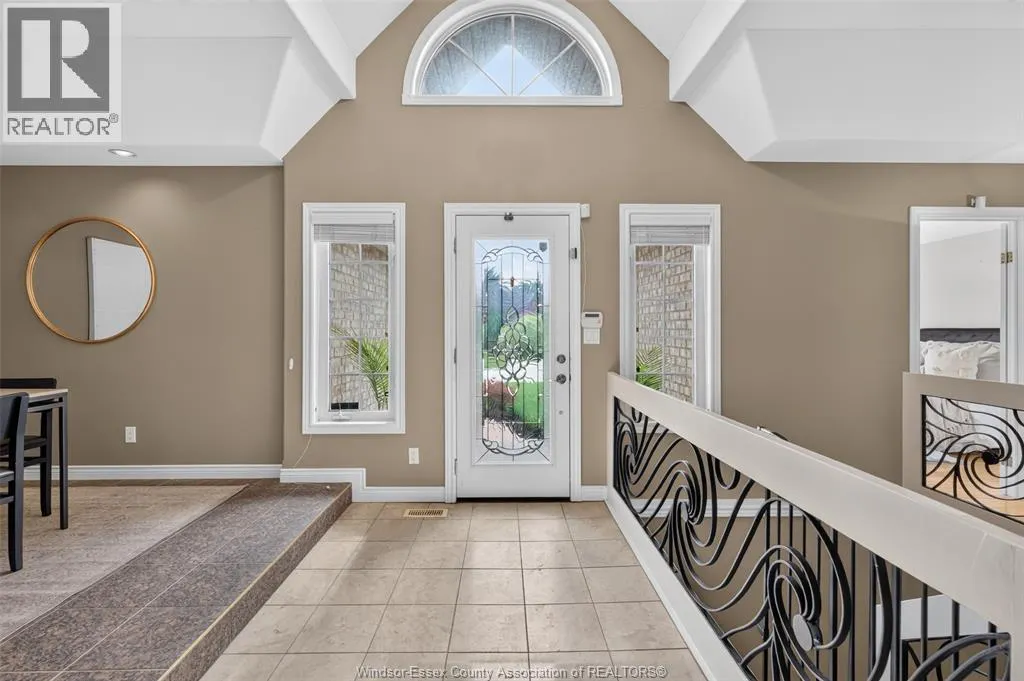 2703 LOMBARDY CRES