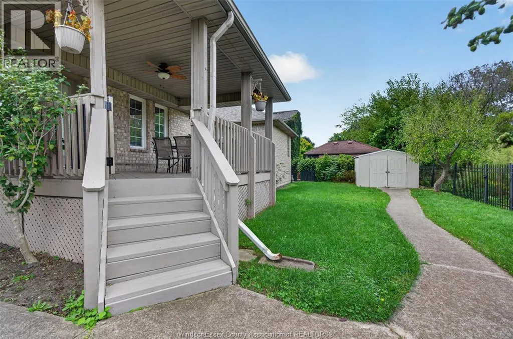 2703 LOMBARDY CRES