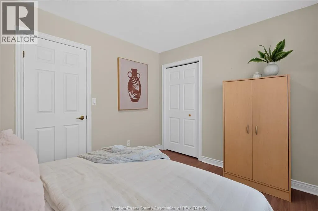 2703 LOMBARDY CRES