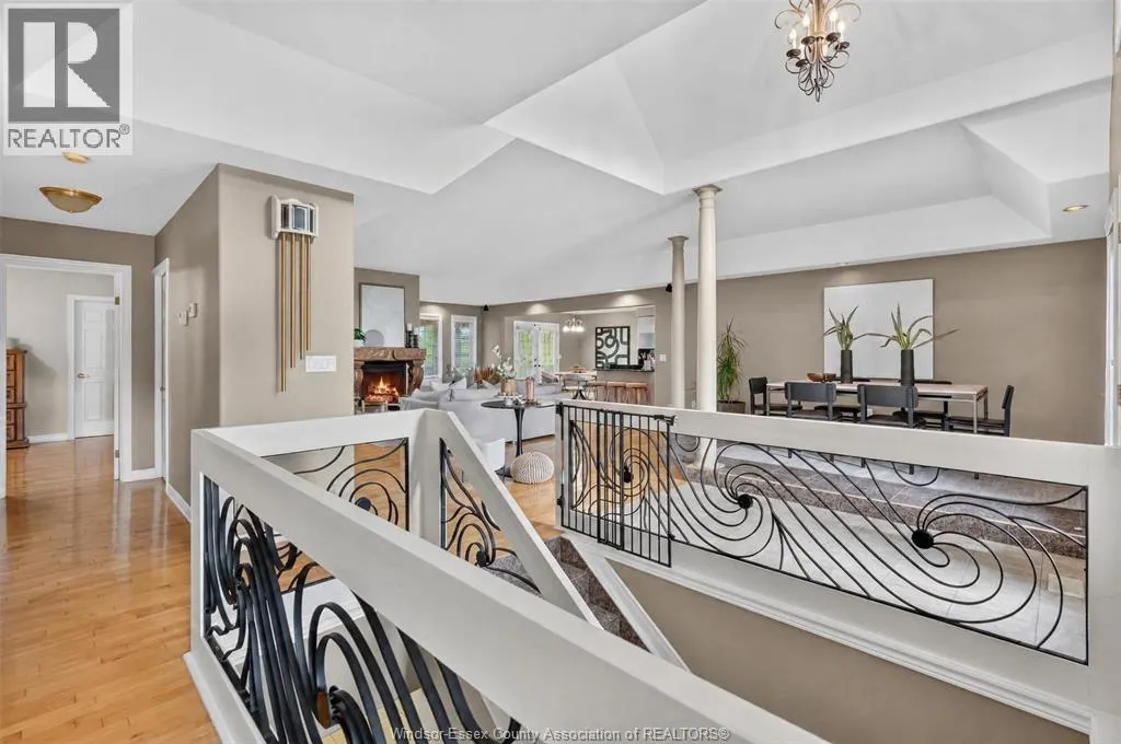 2703 LOMBARDY CRES