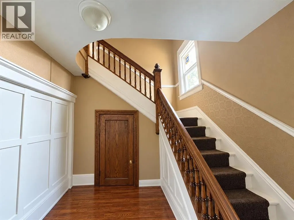 169 CHRISTINA STREET South