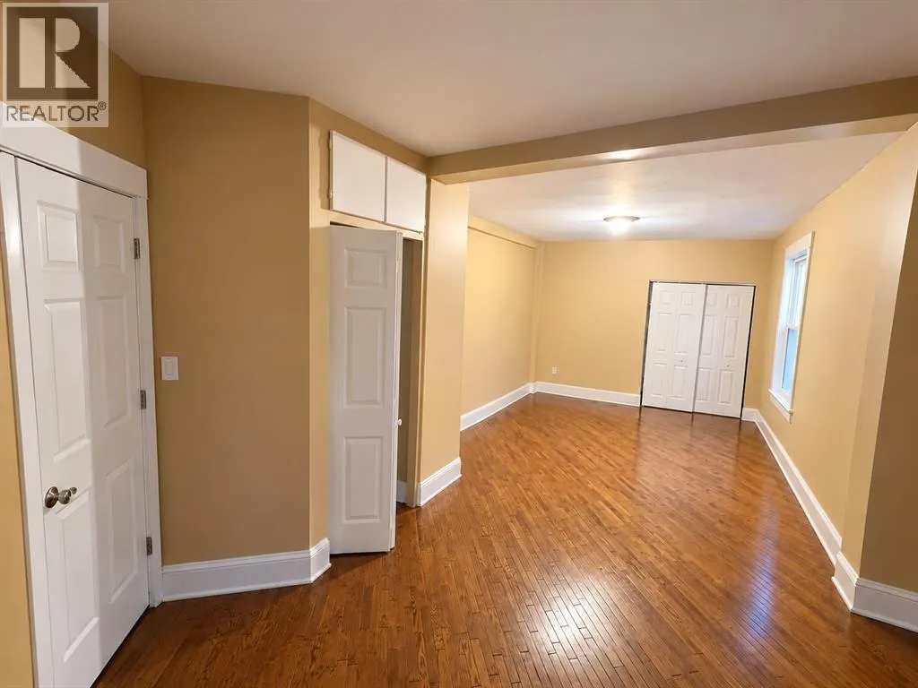 169 CHRISTINA STREET South