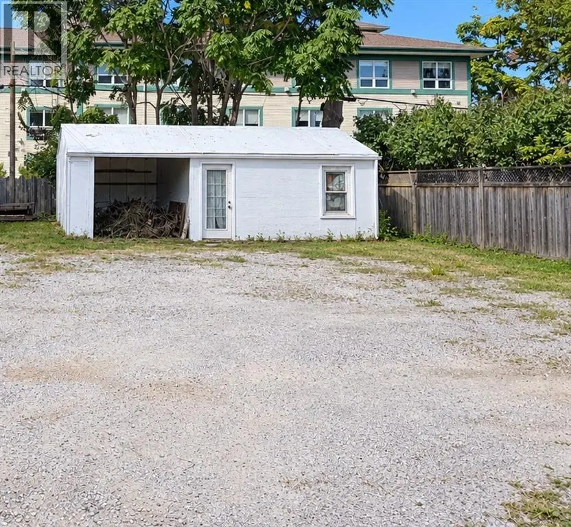 169 CHRISTINA STREET South