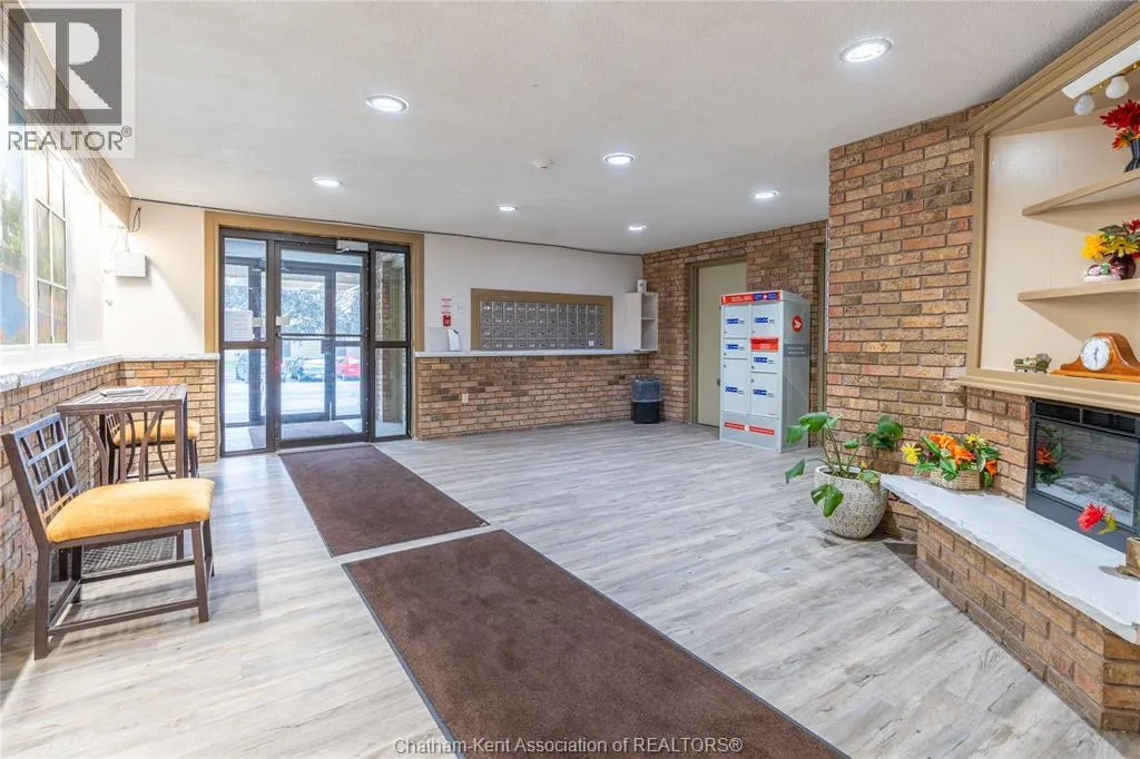 140 Park AVENUE East Unit# 211