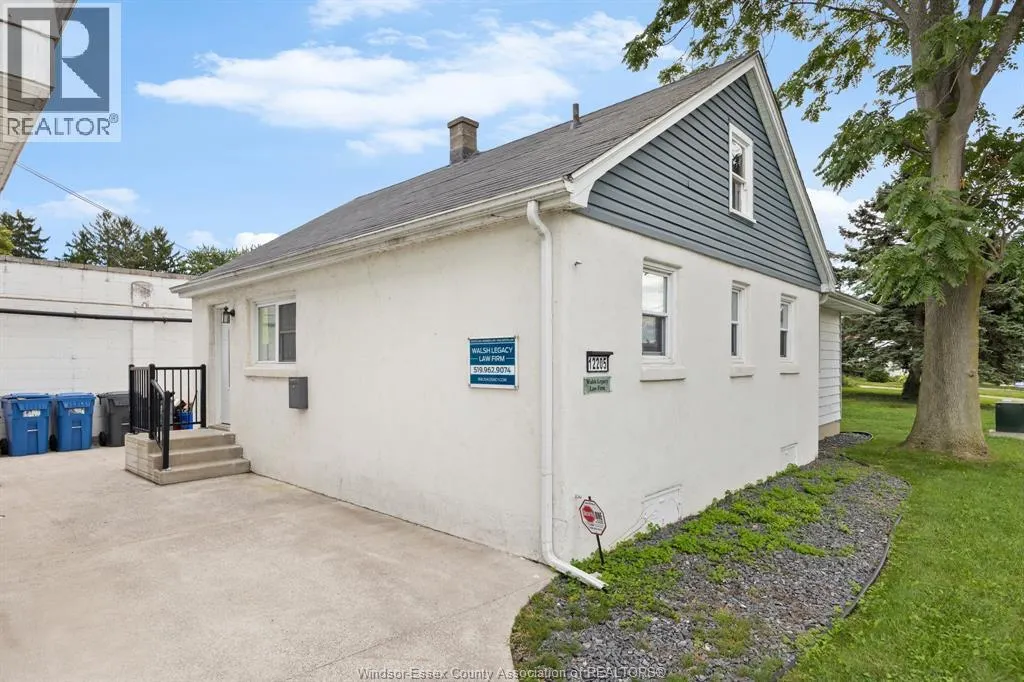 12205 RIVERSIDE DRIVE East