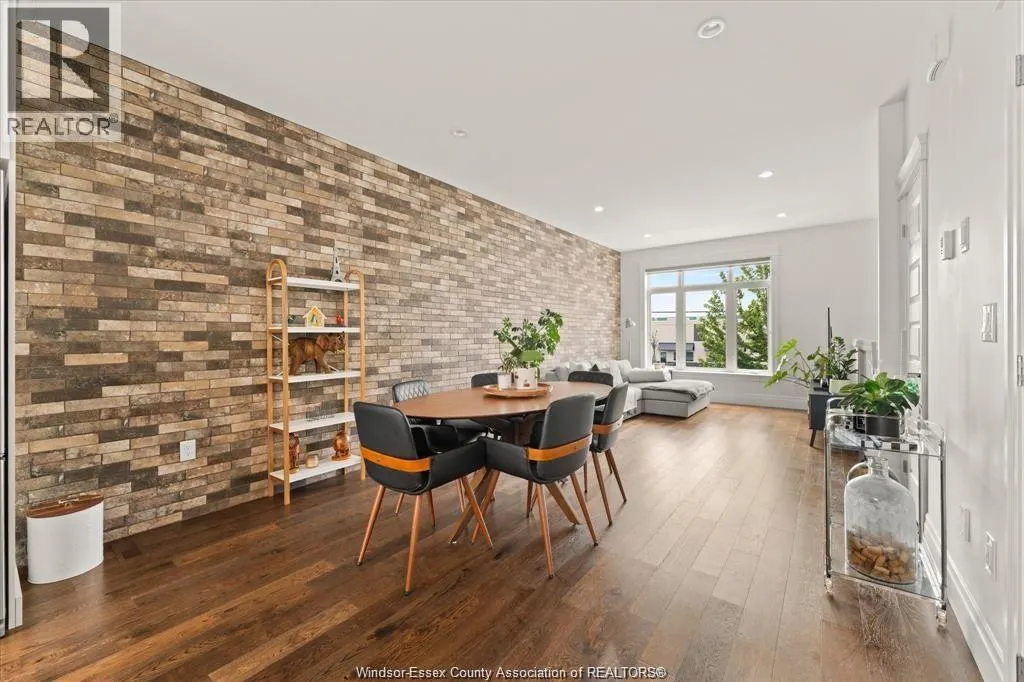 735 BROWNSTONE ROAD