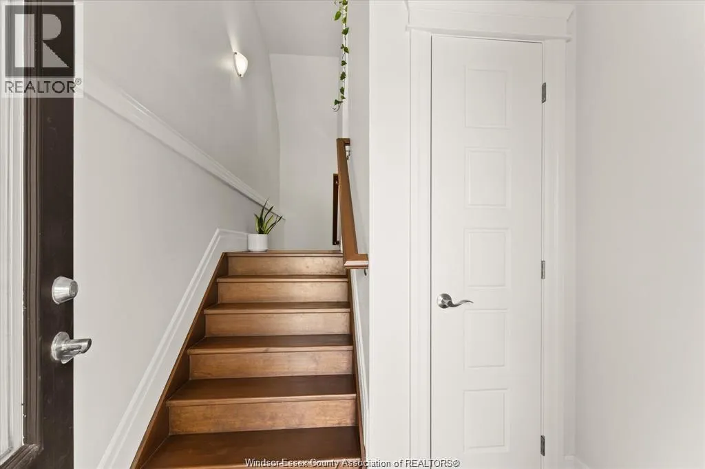 735 BROWNSTONE ROAD