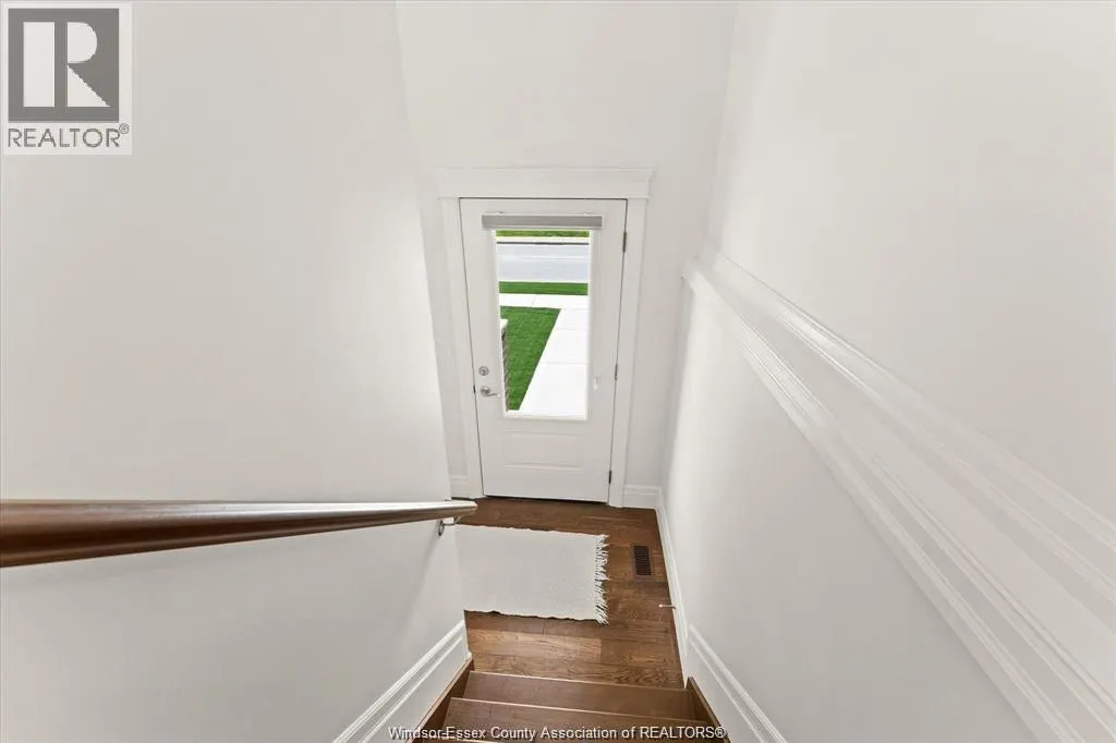 735 BROWNSTONE ROAD