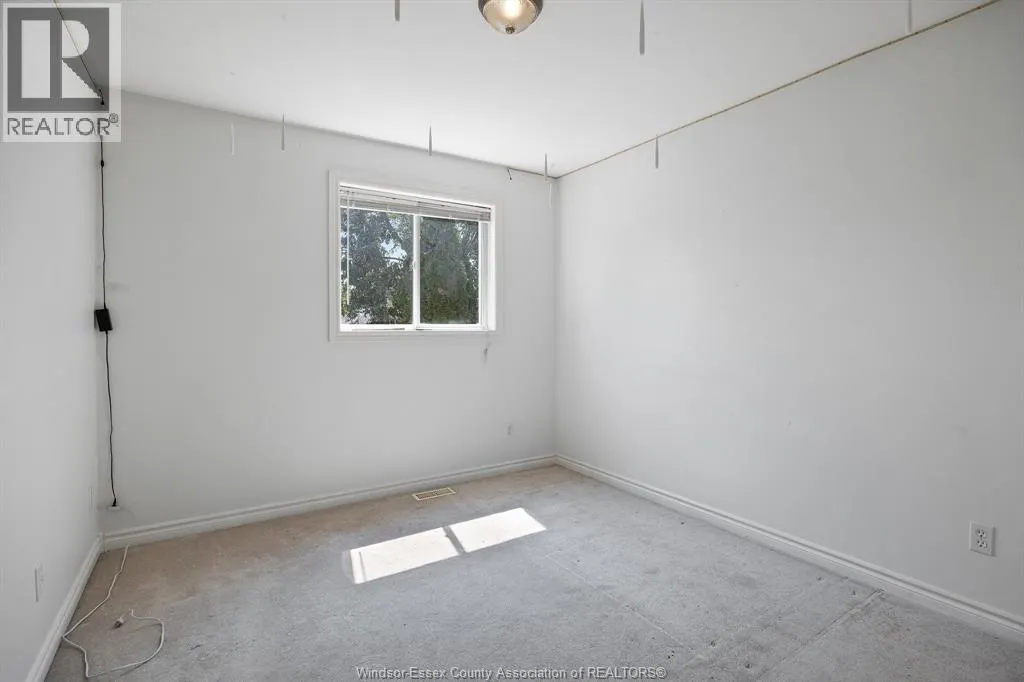 1015 KING CHARLES