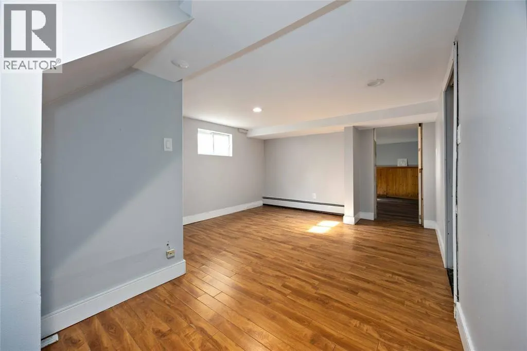 257 VIDAL STREET South