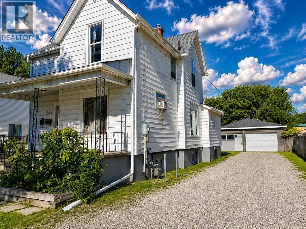 257 VIDAL STREET South
