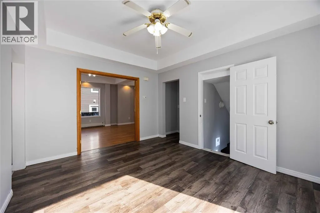 257 VIDAL STREET South