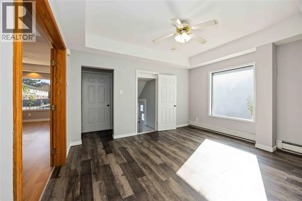 257 VIDAL STREET South